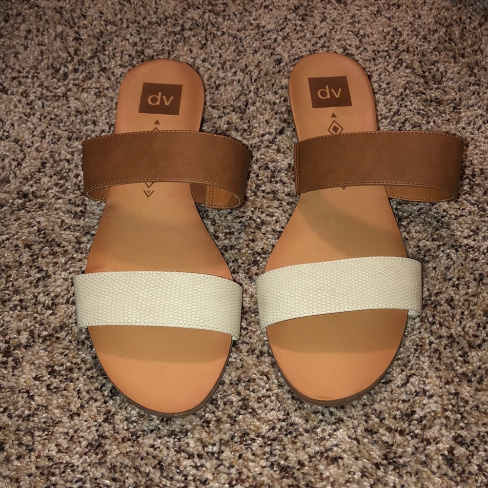 DV sandals